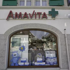 fenster-amavita-apotheke-tafers