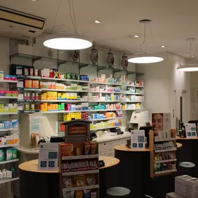 check-out-schalter-amavita-apotheke-volz