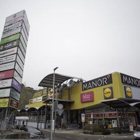 fuori-dalla-farmacia-amavita-centro-breggia