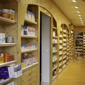 intérieur-de-la-pharmacie-savigny