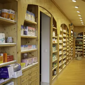 intérieur-de-la-pharmacie-savigny