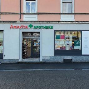 eingang-amavita-apotheke-bahnhof-wädenswil