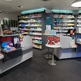 check-out-schalter-amavita-apotheke-bahnhof-wädenswil