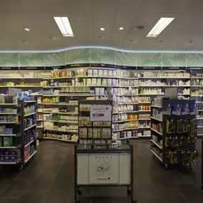 innenraum-amavita-apotheke-kerzers