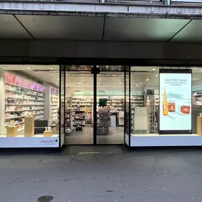 eingang-amavita-apotheke-bahnhofstrasse-zürich