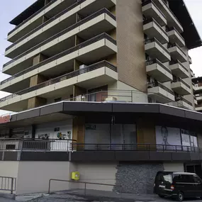 bâtiment-de-la-pharmacie-amavita-verbier