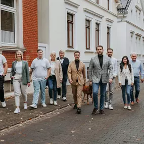 Teamfoto - AXA Versicherung Niendieker & Ogrzal oHG - Kfz-Versicherung in Osnabrück