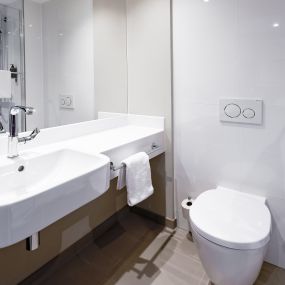 Premier Inn Saarbrucken City Congresshalle hotel bathroom