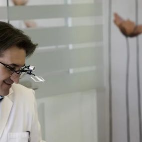 Zahnarztpraxis Zürich Unserzahni Dr. Hunyady