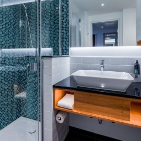 Premier Inn Munich Airport Sued hotel bathroom