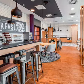 Premier Inn Mannheim City Centre hotel breakfast area