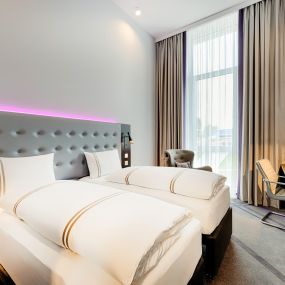 Premier Inn Wolfsburg City Centre hotel bedroom twin room