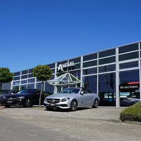 Ausstellungshalle Mercedes-Benz