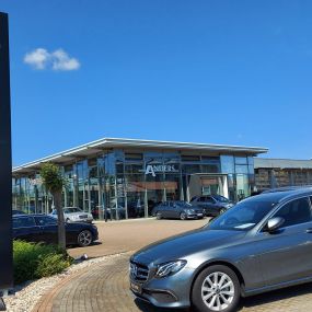 Ausstellungshalle Mercedes-Benz