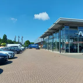 Ausstellungshalle Mercedes-Benz