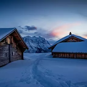 Abenddämmerung am Hasliberg im Winter