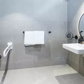 Superior Room accessible bathroom