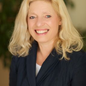 Dr. Mag. Eva Schrank
