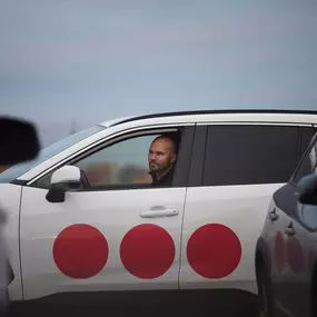 Securitas Mobil Security Mitarbeiter im Fahrzeug