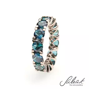 Bild von Sahak Jewellery