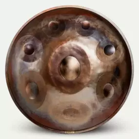 Spüre wie sich Dein Geist beruhigt, mit dem besonderen Klang der Healing Frequency. Diese Handpans werden in der Frequenz 432 Hz hergestellt, denn in hinduistischen und buddhistischen Traditionen wird angenommen, dass diese spezielle Frequenz dazu in der Lage ist, in besonderer Weise unsere Chakren, die Lebensenergiezentren, anzuregen und dadurch spirituelles Erwachen fördert. 

Du kannst die Healing Frequency Handpan im Leipzig (Geschlossen) ausprobieren und kaufen oder bei www.Handpan.World on
