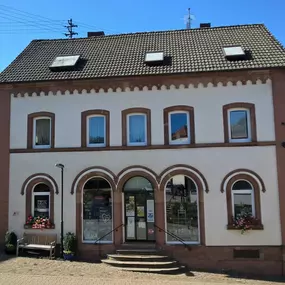 Aussenansicht der Hummel-Apotheke