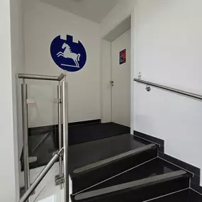 Treppenhaus 2.Etage - Eingang Öffentliche Versicherung