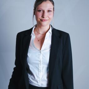 Kundenbetreuerin Alessandra Hoffmann - AXA Agentur Kreidel & Scharff oHG - Kfz-Versicherung in Koblenz