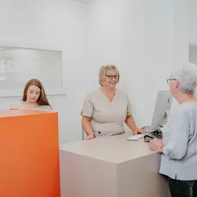 Zahnarzt Ansbach | Zahnarzt an der Residenz Dr. David Müller | Rezeption