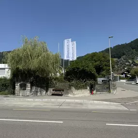 Kreuzung von Staatsstrasse zu Stationsstrasse Hünibach