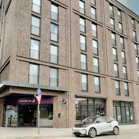 Premier Inn Hamburg City Klostertor hotel exterior