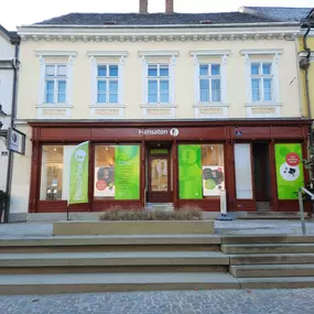 Hansaton Hörkompetenz-Zentrum Hauptplatz 8, Melk Frontansicht nah