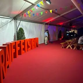 SwissAllSecurity ist ein renommiertes Sicherheitsunternehmen in der Schweiz, das professionelle Sicherheitslösungen und -dienstleistungen anbietet, darunter Objektschutz, Überwachung, Personenschutz und Sicherheitsberatung für Privatpersonen und Unternehmen.