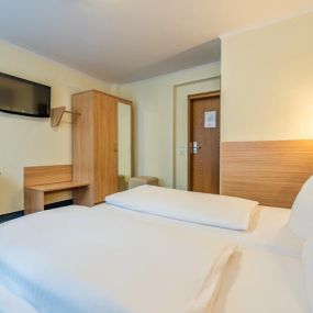 Doppelzimmer und Zweibettzimmer im Hotel Windsor Köln, wahlweise Standard oder Economy