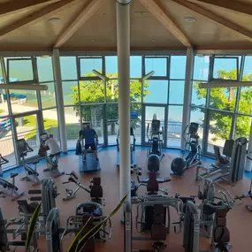 Fitnessstudio mit Blick auf den Fuschlsee - Fuschlseebad