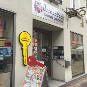 unser Geschäftslokal seit 2014 in der Timmersdorfergasse 3