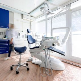 Zahnarztpraxis Behandlungszimmer