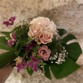 Bild von Bluemeloube Schüpfen - Blumen, Floristik