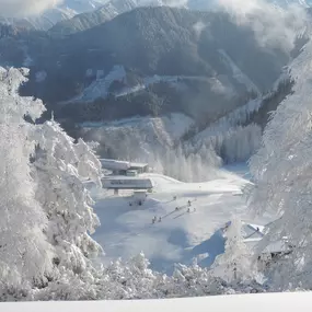 Lange und breite Abfahrten sowie höchste Schneesicherheit