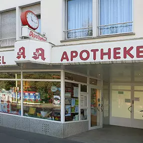 Aussenansicht der Apostel-Apotheke