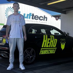 HeRo Fahrschule Gratulation an Raul