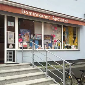 Aussenansicht der Dominikaner Apotheke