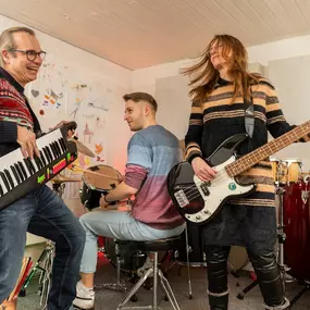 Bild von Musiktrainer Erchinger, Klavier-, Gitarren-, Schlagzeug- und Gesangsunterricht