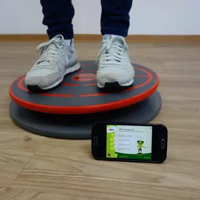 Senso-Check, Sensomotorik und motorische Kontrolle, Hals-Wirbelsäulen-Check. AGAMO GmbH - Ihr Partner für BGF & BGM in Jena, Thüringen. Betriebliche Gesundheit in Thüringen, BGM Maßnahmen und Umsetzung in Thüringen, Jena, Apolda, Gera. Betriebliches Gesundheitsmanagement (BGM), Betriebliche Gesundheitsförderung (BGF), Präventionskurse im Betrieb, Ergonomie, Rückengesundheit, Gesundheitsmaßnahmen, Stress.  In Jena, Erfurt, Gera, Weimar, Suhl, Gotha,  Meiningen, Arnstadt, Ilmenau, Saalfeld, Apolda