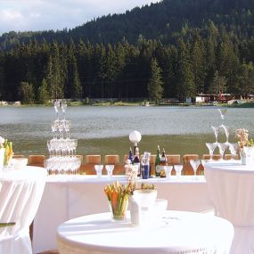 Restaurant & Bar - Strandperle Seefeld | Location für Hochzeiten & Firmenfeiern