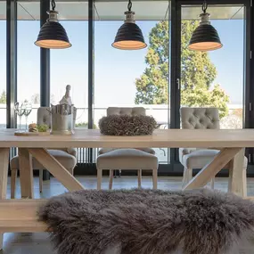 City Alp Dining Table