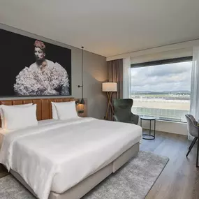 Premium Room - Airfield View