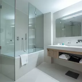 Guest Room Bath