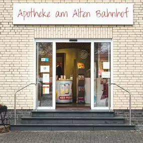 Aussenansicht der Apotheke am Alten Bahnhof