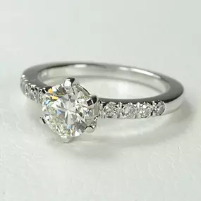 Weißgoldring mit Brillantbesatz